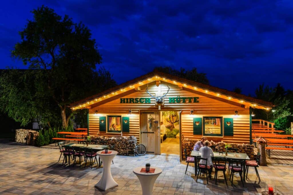 Klozbücher - Landhotel mit Hirsch Alm (Biergarten)